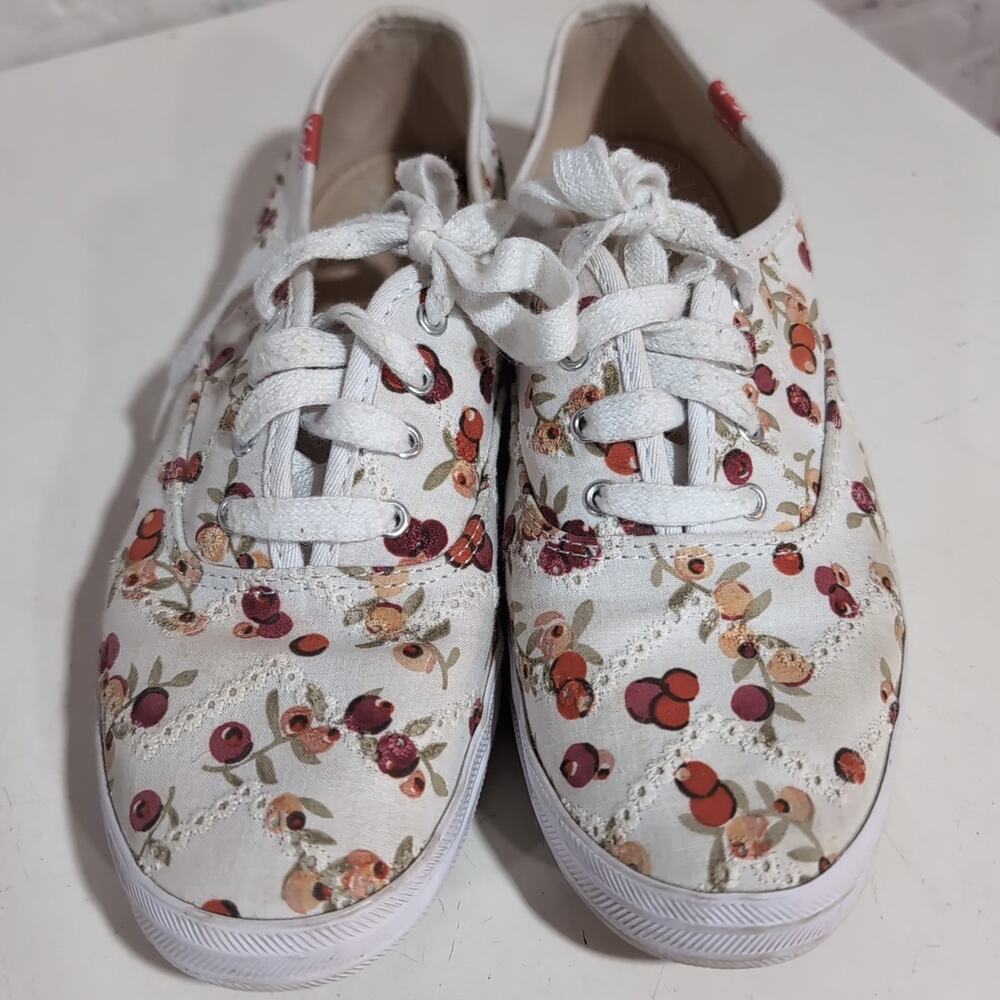 Keds x Taylor Swift Eyelet Berry Sneakers 7.5 Swiftie Casual Cherries Boho - Picture 8 of 13
